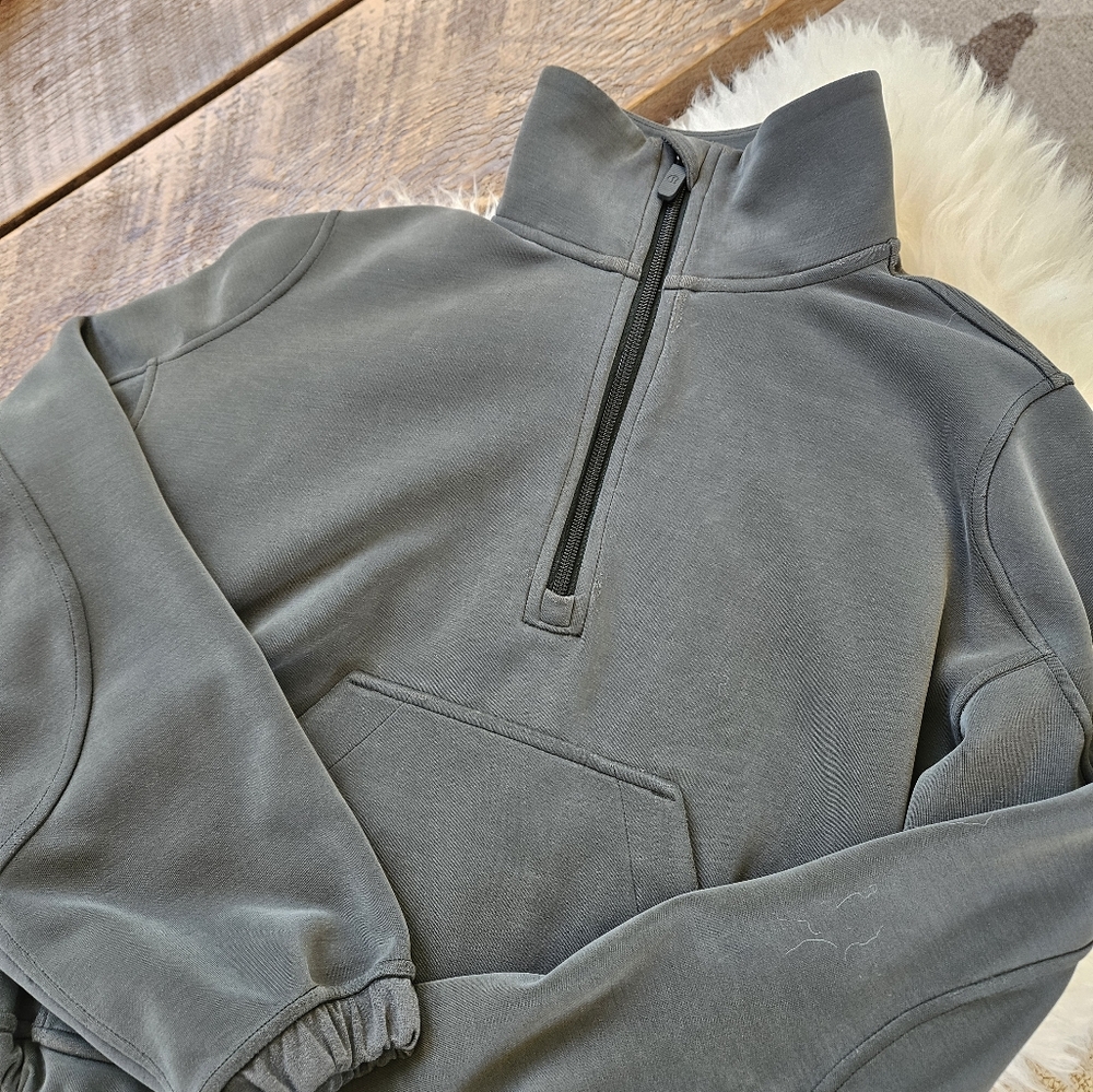 LULULEMON Half-Zip Pullover - Picture 2 of 10